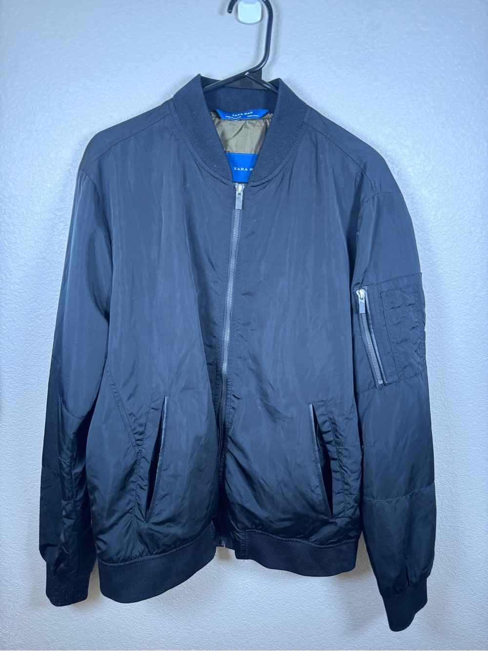 Zara Black Men’s Bomber Jacket with Sleeve Pocket